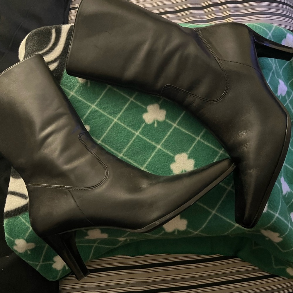 Eddie Bauer Black Leather Mid Calf boots